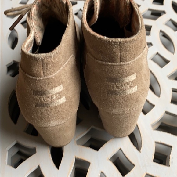 NWOT Toms tan platforms size 9.5​ - Picture 3 of 6